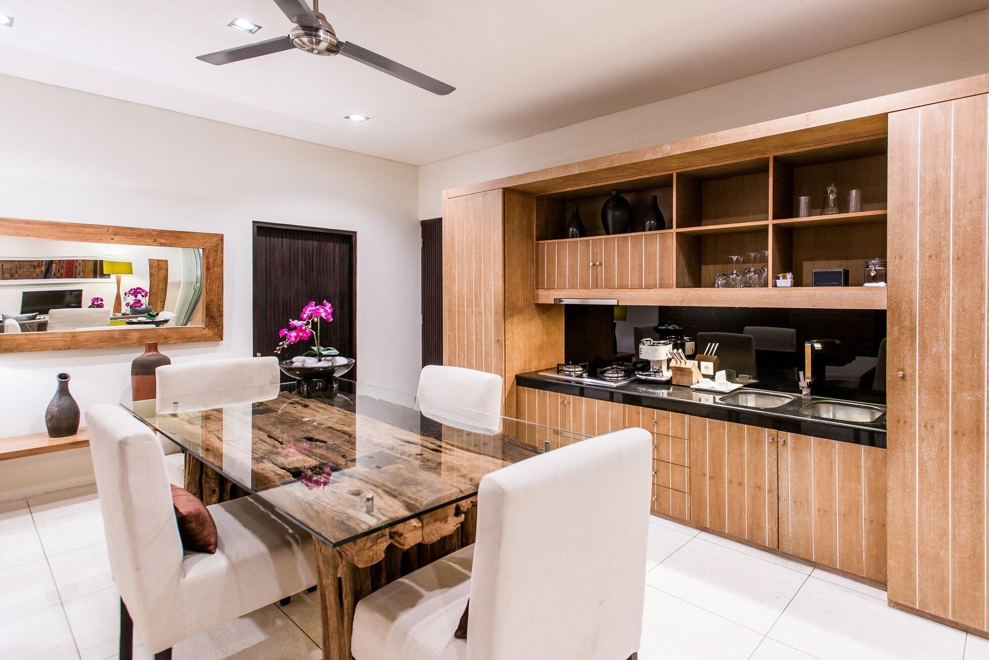 Cicada Luxury Townhouses Seminyak Esterno foto