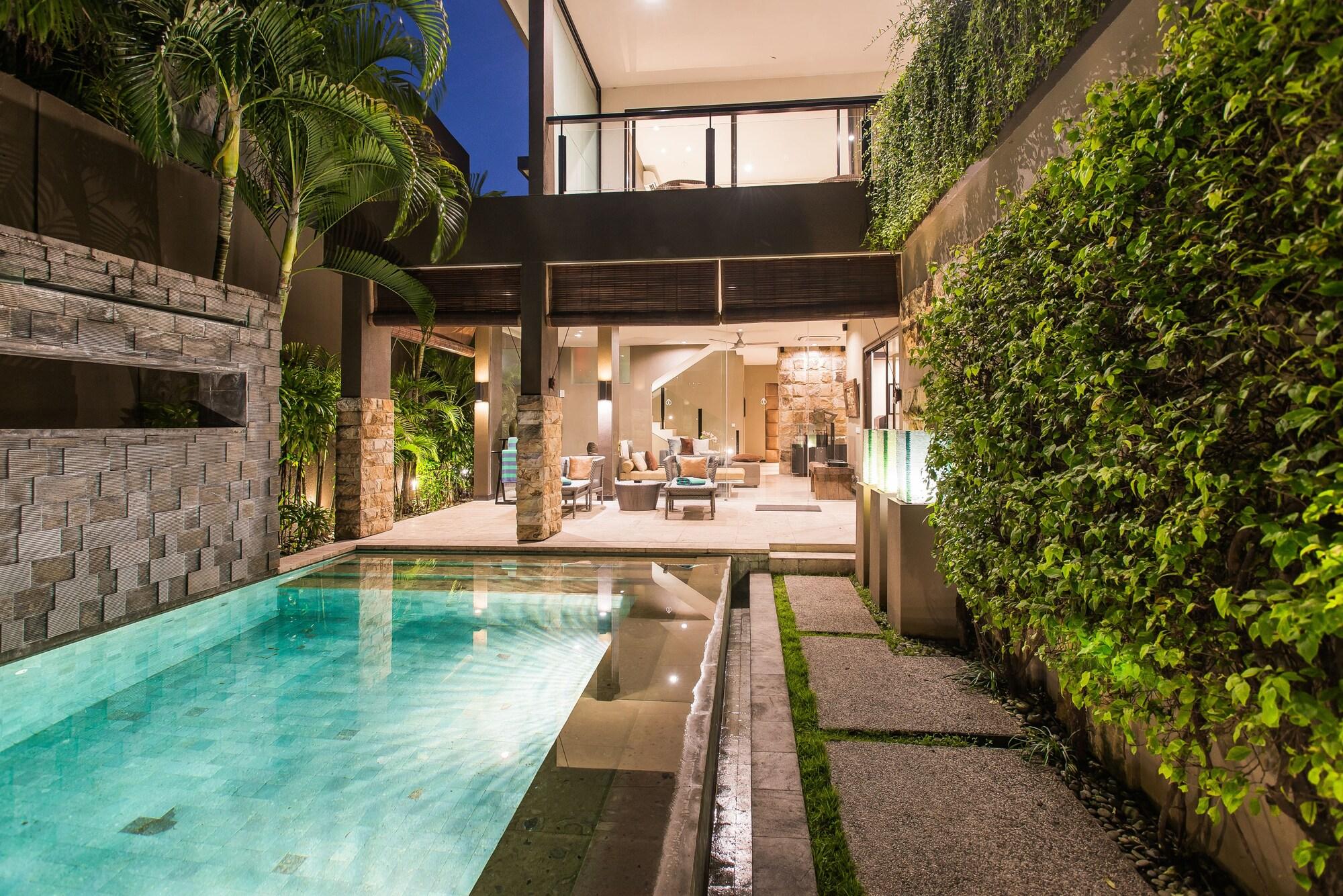 Cicada Luxury Townhouses Seminyak Esterno foto