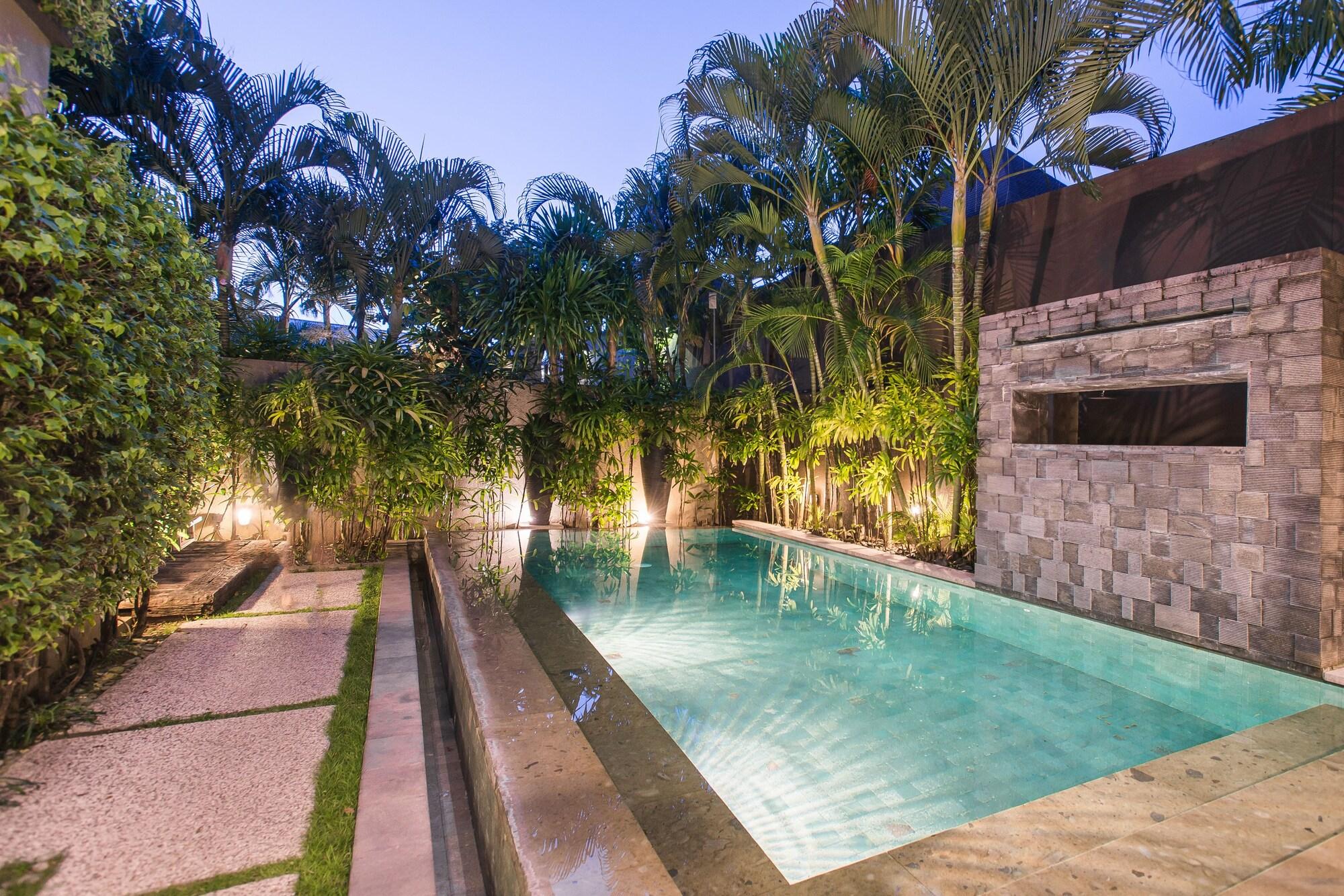 Cicada Luxury Townhouses Seminyak Esterno foto